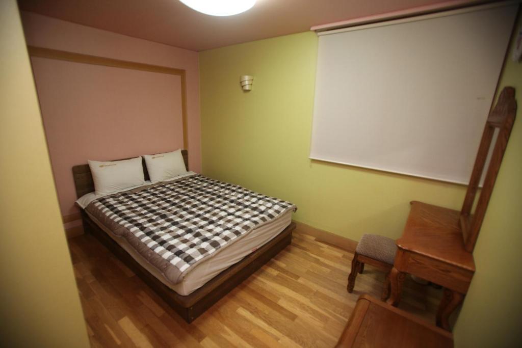 Hostel Lyndon Čedžu Exteriér fotografie